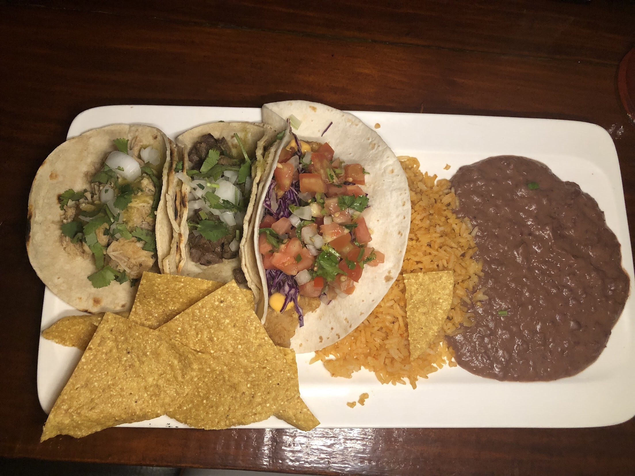 Tres Tacos Mexicanos Plate $4150 CRC | $7 USD