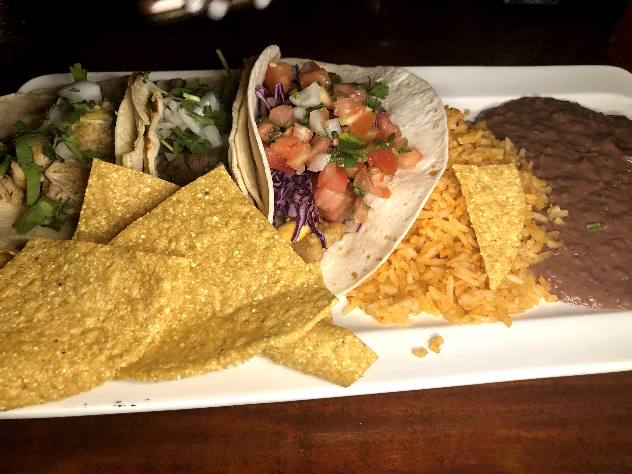 Tres Tacos Mexicanos Plate $4150 CRC | $7 USD
